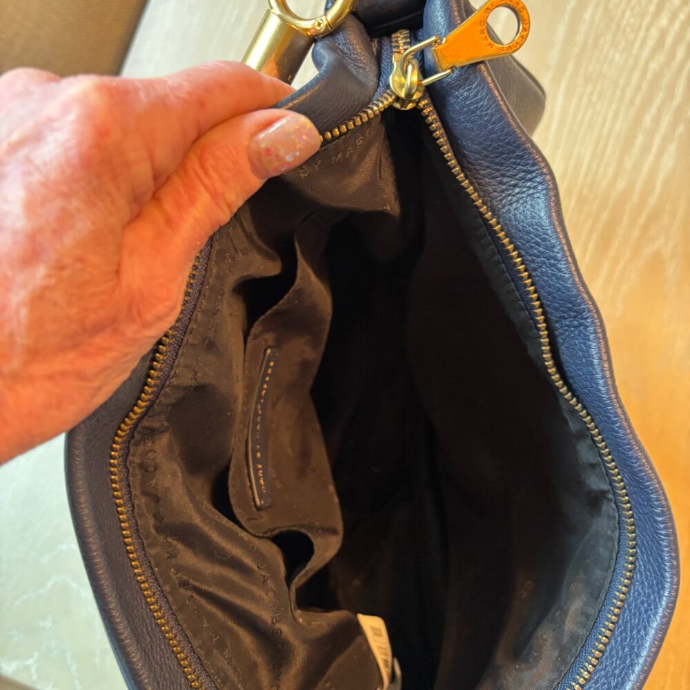 Marc by Marc Jacobs Navy Too Hot to Handle Leather Hobo Handbag - Picture 5 of 9
